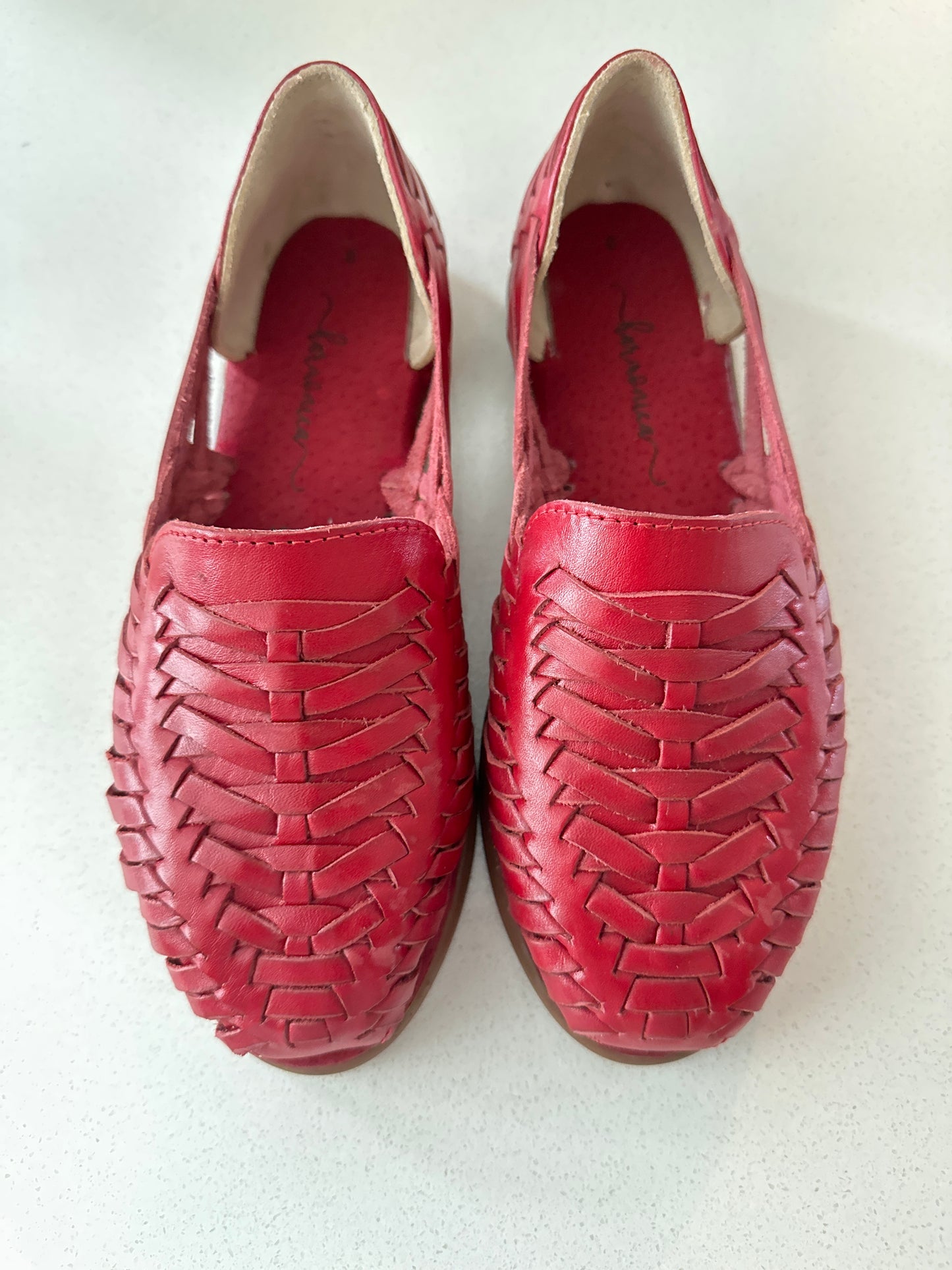 Yadira Classic - Cherry Red
